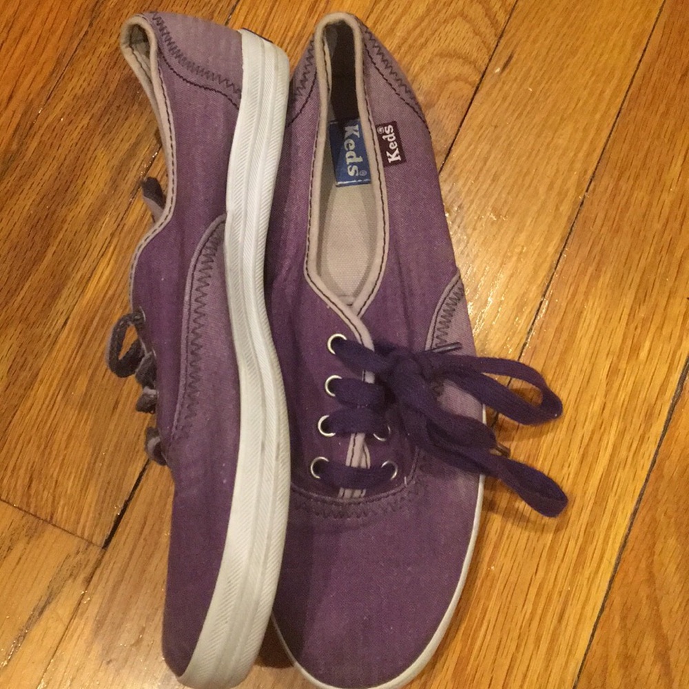 Purple keds!